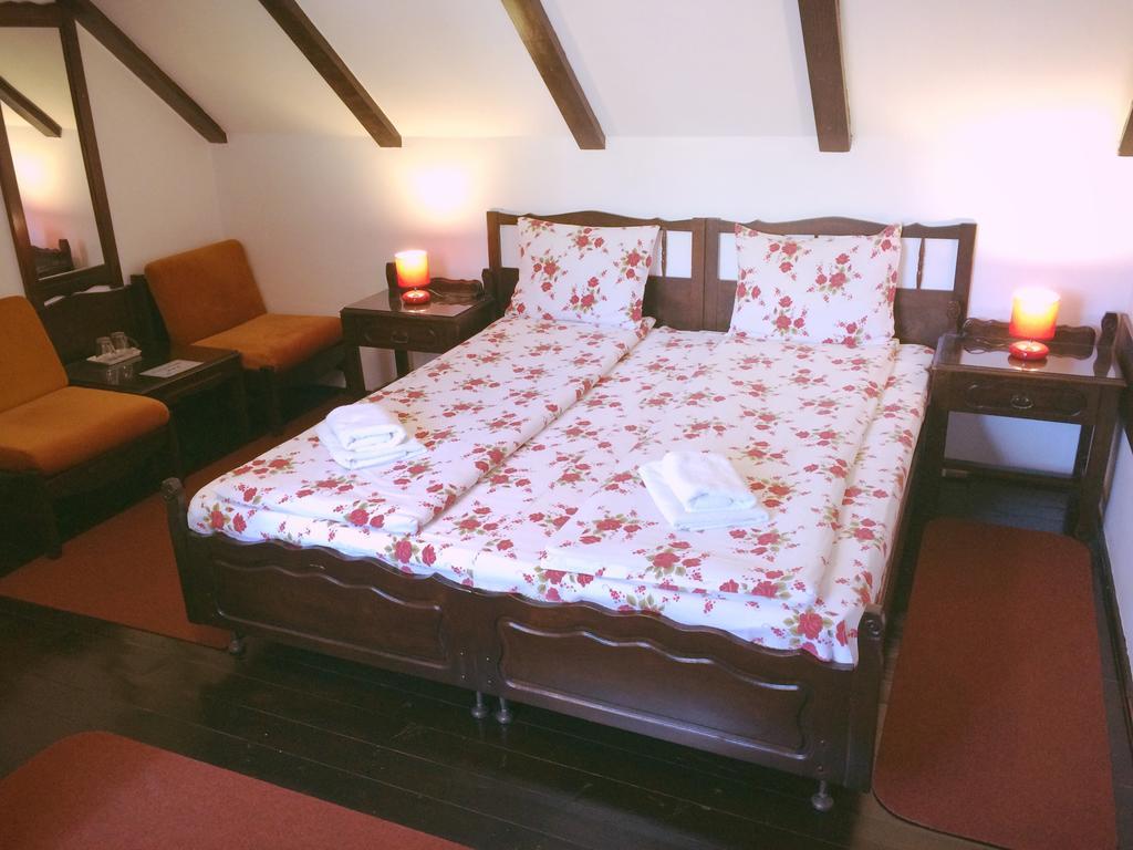 Casa Cu Cerdac Hotel Segesvár Kültér fotó